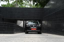 Nissan X Trail Front View