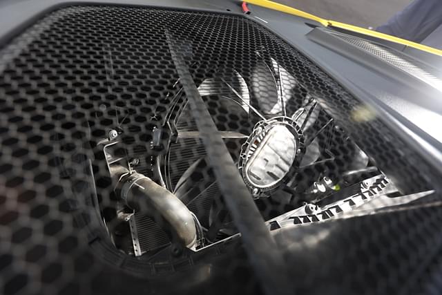 Open Bonnet Engine Shot Image - 926