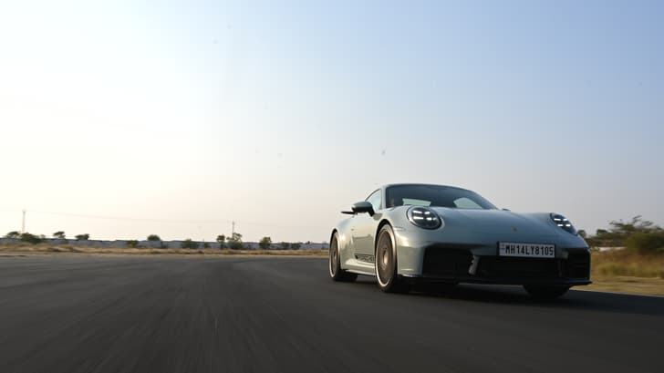 Porsche 911 Front Left Three Quarter