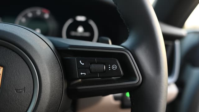 Steering Mounted Controls Image - 29145