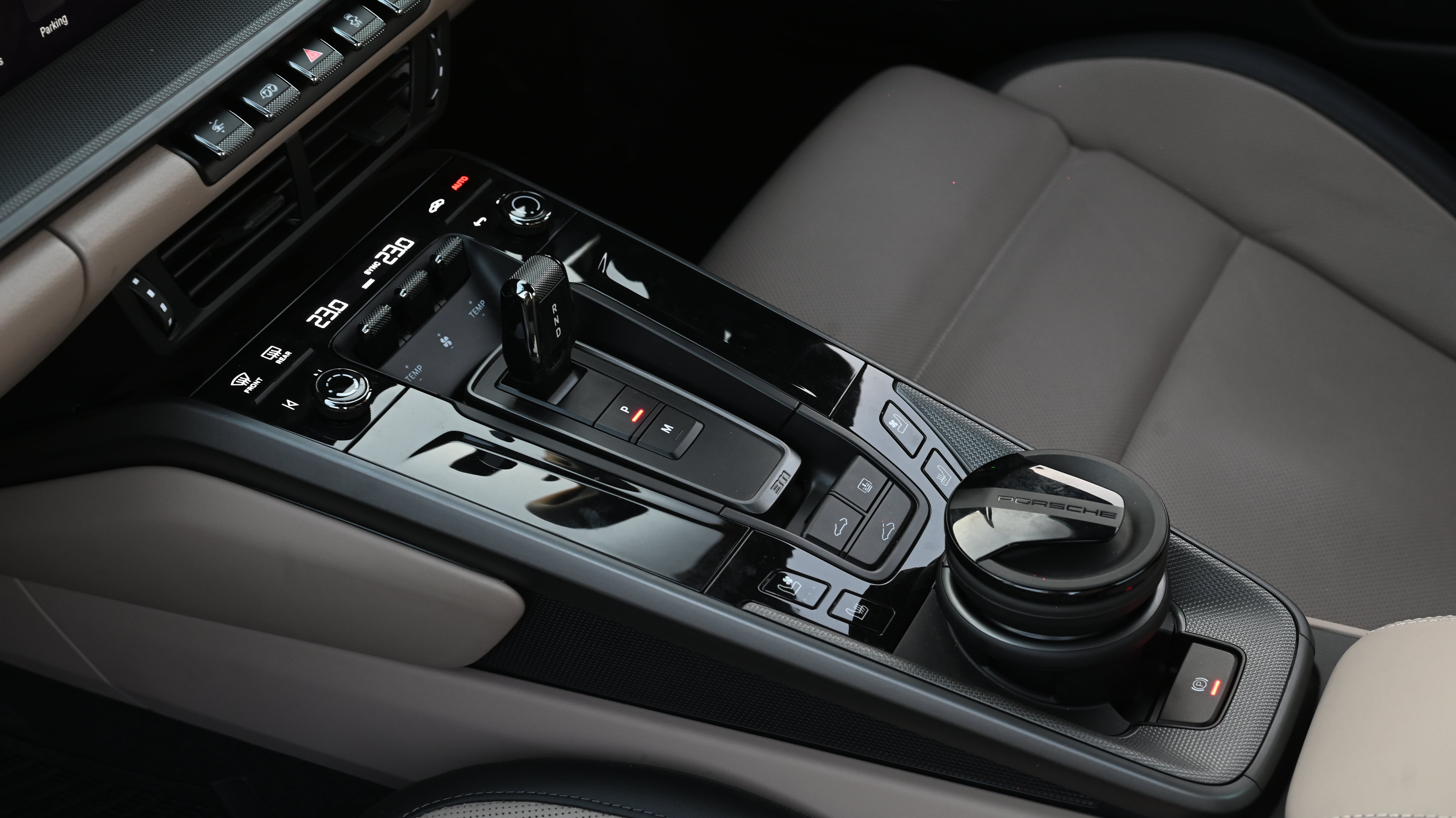 Porsche 911 Electronic Parking Brake Image – 911 Photos in India ...