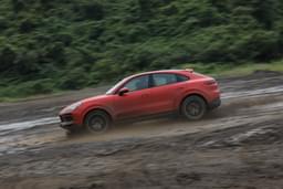 Porsche Cayenne Coupe Front Right Three Quarter