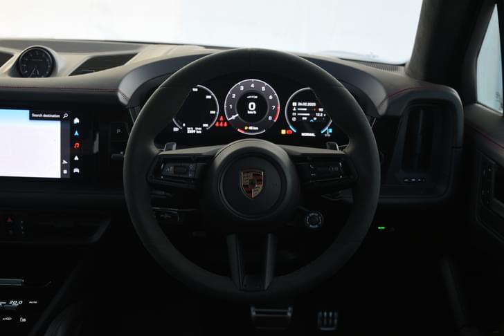 Porsche Cayenne Dashboard