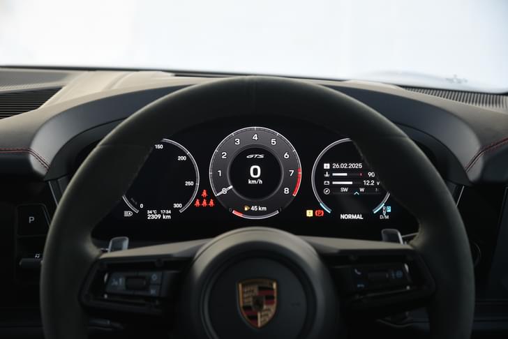 Porsche Cayenne Dashboard