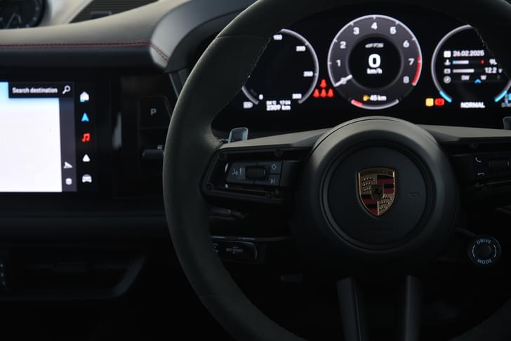 Porsche Cayenne Dashboard