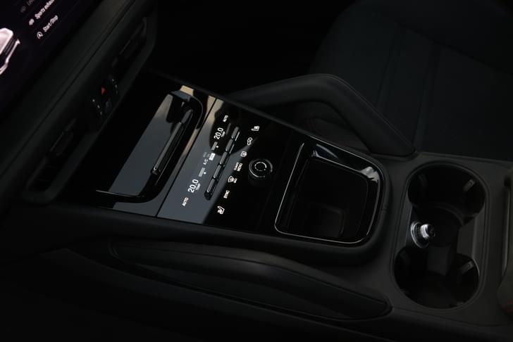 Porsche Cayenne Infotainment System