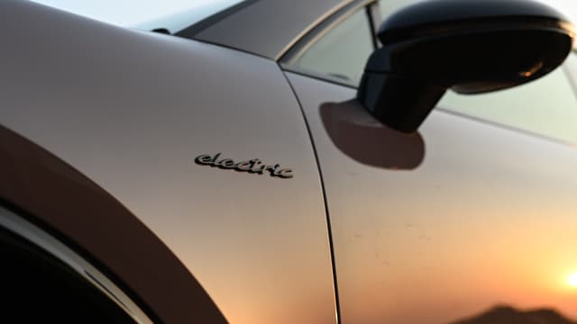 Front Fender Image - 5425