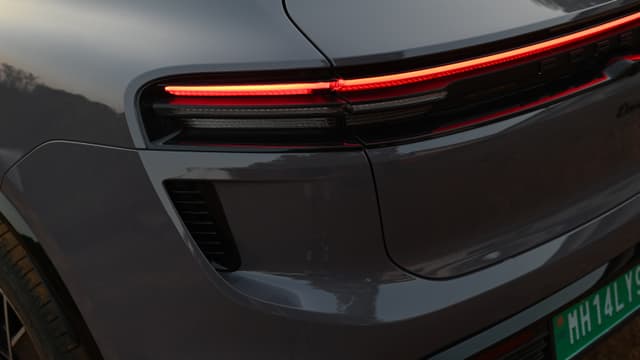 Rear View Image - 5430