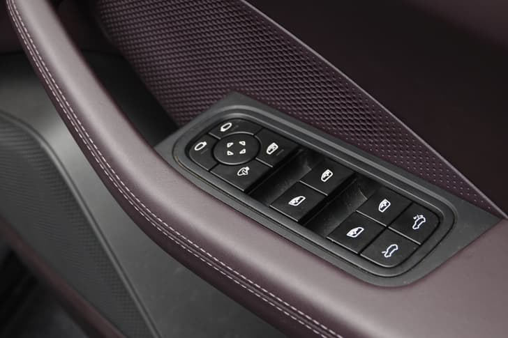 Porsche Macan Ev Armrest