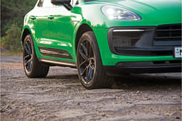 Porsche Macan Front Right Three Quarter
