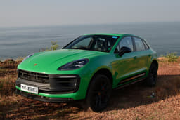 Porsche Macan Front Right Three Quarter