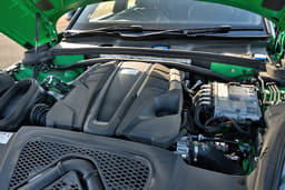 Porsche Macan Color Green