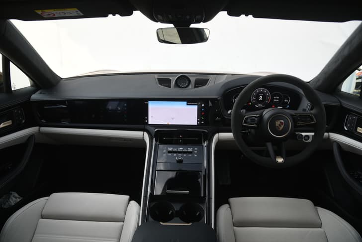 Porsche Panamera Dashboard