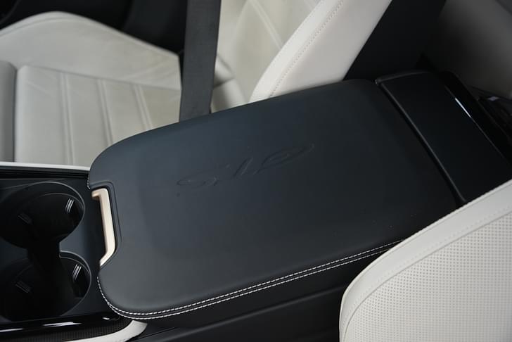 Porsche Panamera Color Black