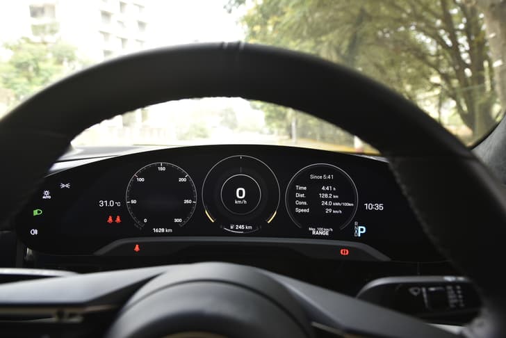 Porsche Taycan Dashboard