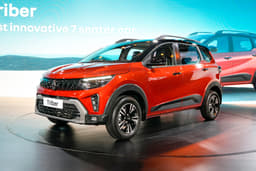 Renault Triber Front Right Three Quarter