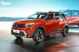 Renault Triber Front Right Three Quarter