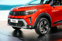 Renault Triber Front Right Three Quarter