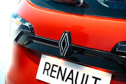 Renault Triber Color Red