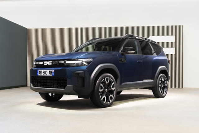 Front Left Three Quarter Image - 18155