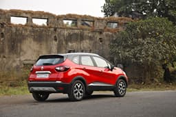 Renault Captur Rear Right Three Quarter