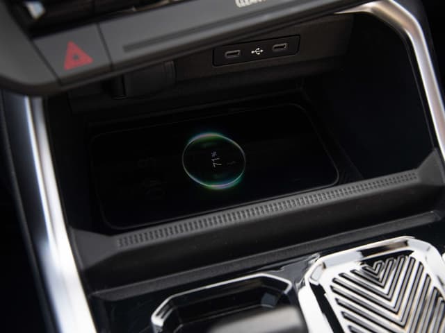 Wireless Phone Charging Image - 33890