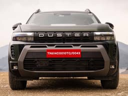 Renault Duster Front View