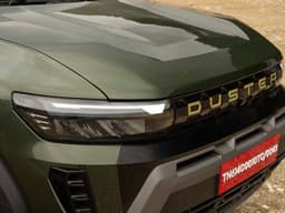 Renault Duster Front Right Three Quarter