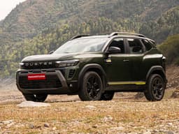 Renault Duster Front Left Three Quarter