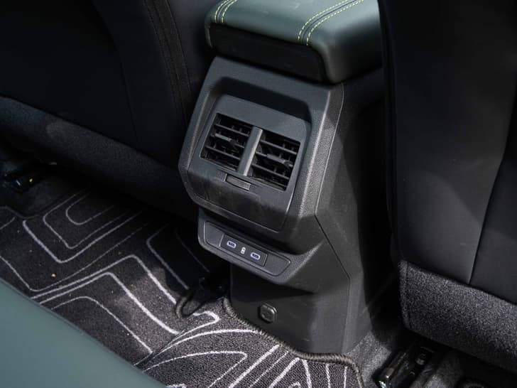 2nd Row Ac Vent