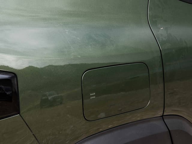 Closed Fuel Lid Image - 33837