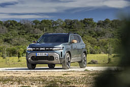Renault Duster Front Right Three Quarter