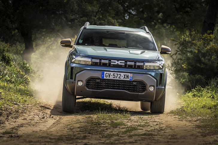 Renault Duster Front View