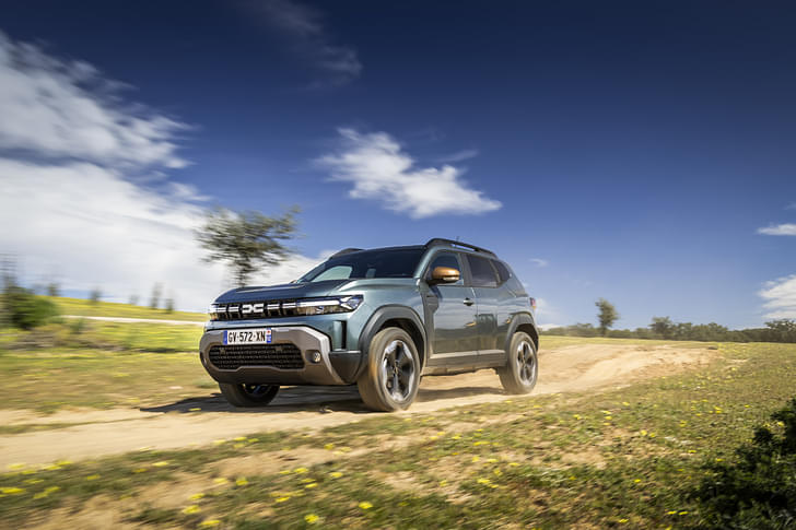 Renault Duster Front Right Three Quarter