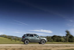 Renault Duster Color Green