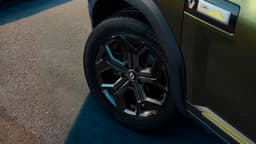 Renault Duster Color Green, Black