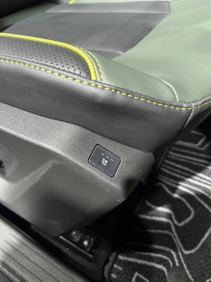 Color Green, Black, Yellow
