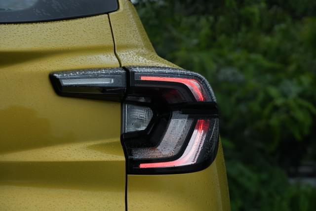 Tail Lamps Image - 20501