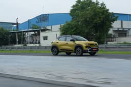 Renault Kiger Right Side View