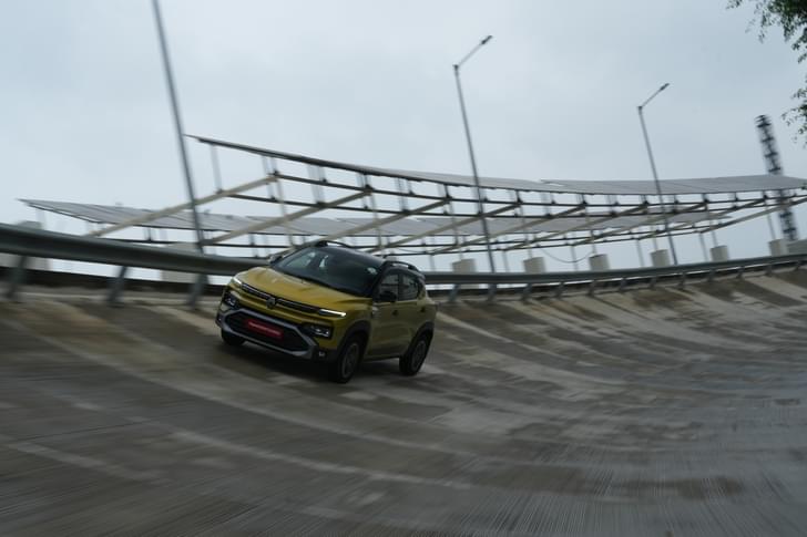 Renault Kiger Front Right Three Quarter