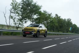 Renault Kiger Front Right Three Quarter