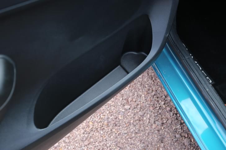 Renault Kwid Door Controls