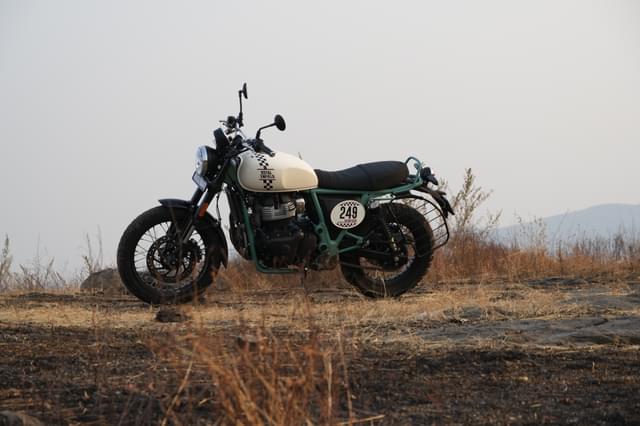 Front Left Three Quarter Image - 26077