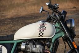 Royal Enfield Bear 650 Front Left Three Quarter