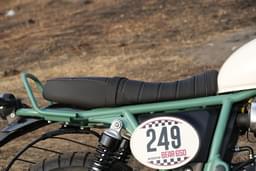 Royal Enfield Bear 650 Color Black