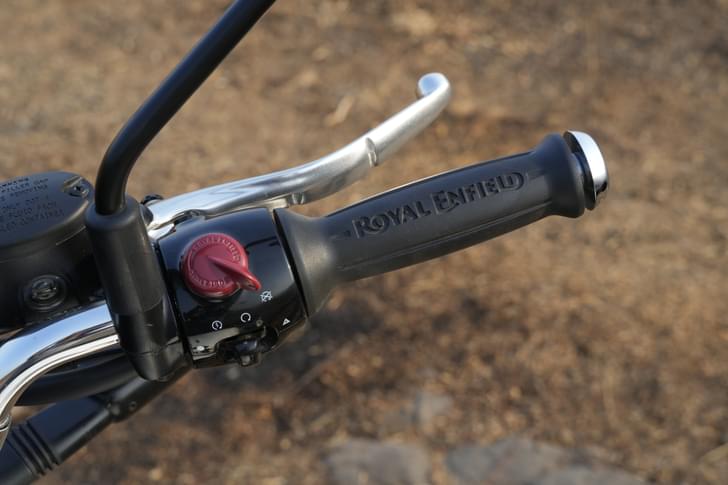 Royal Enfield Bear 650 Color Black