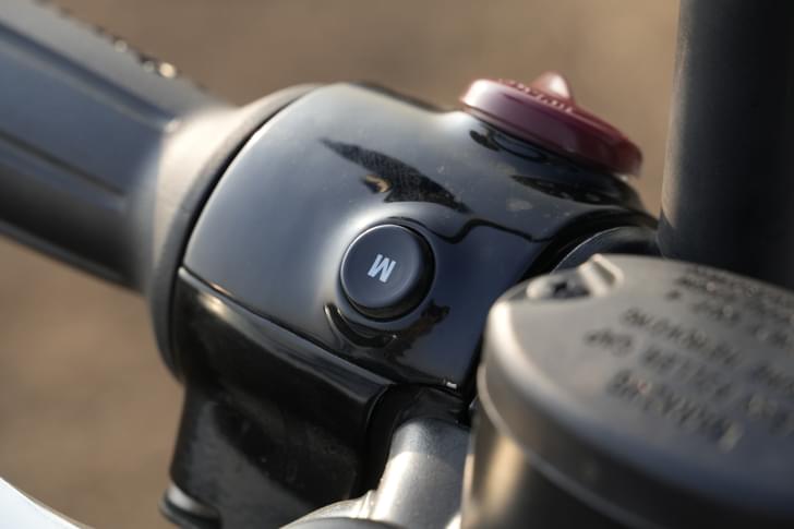 Royal Enfield Bear 650 Color Black