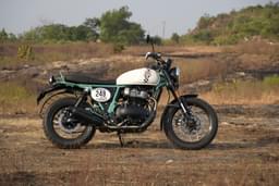 Royal Enfield Bear 650 Front Right Three Quarter