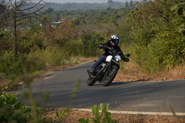 Front Right Three Quarter Image - 26395