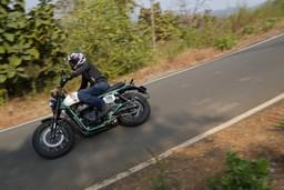 Royal Enfield Bear 650 Front Right Three Quarter